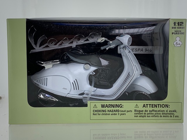 Vespa 946 Wit - 1:12